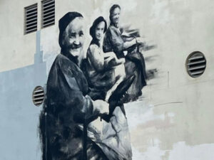 Mural de las golondrinas, en Mauléon, Francia.