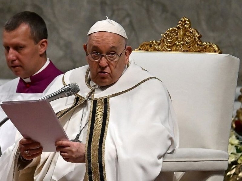 Papa Francisco, prohibición universal, maternidad subrogada, gestación subrogada, paz social, derecho internacional humanitario, guerra en Ucrania, conflicto en Gaza, crisis climáticas, armas nucleares, teoría de género, Iglesia Católica Romana, fertilización in vitro, comercialización del embarazo, dignidad humana, crisis humanitarias, colonizaciones ideológicas, cultura de la muerte, derechos humanos, conflictos bélicos.