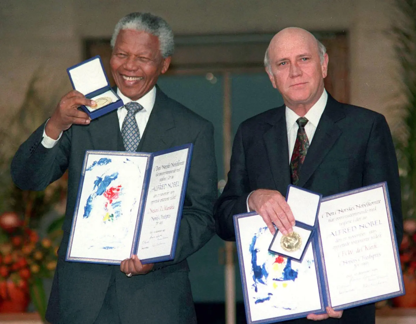 Nelson Mandela Foundation, Rockefeller Public Policy, Nelson Mandela Archive, National Geographic, The Nobel Prize, Carolina Riaño, Día Internacional de Nelson Mandela, Madiba, Tata, lucha contra el apartheid, símbolo de paz, libertad y justicia, Soweto, Museo del Apartheid, Isla Robben, justicia social, igualdad, resistencia, líder sudafricano, historia de Sudáfrica, educación, cambio social, democracia, resiliencia, derechos humanos