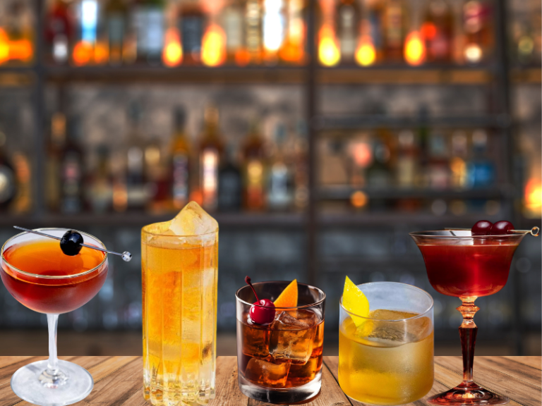 disfrutar whisky, mitos sobre el whisky, whisky en Latinoamérica, agregar hielo al whisky, agregar agua al whisky, cata de whisky, whisky en las rocas, whisky con soda, whisky con ginger ale, whisky frío, shot de whisky, cóctel Manhattan, cóctel Rob Roy, cóctel Old Fashioned, cóctel Rusty Nail, whisky y compañía, preparación del whisky, consumo de whisky, whisky en reuniones, formas de tomar whisky