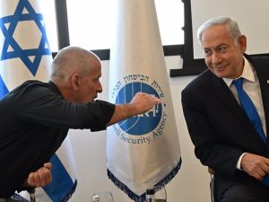 Israel vs Hamás, Mossad Israel, Agencia de inteligencia Mossad, Hezbolá y Hamas, Conflicto Israel-Líbano, Ataque en Beirut, Guerra en Gaza, Ataque a líder de Hamás, Relación Hezbolá-Israel, Consecuencias de ataques, Juegos Olímpicos de Munich, Relaciones Israel-Líbano, Hezbollah y estrategia, Equilibrio de intereses, Escalada en Oriente Medio, Política en Medio Oriente, Conflicto Hamas-Israel, Consecuencias de guerras, Mossad y seguridad, Hezbolá y respuesta militar.