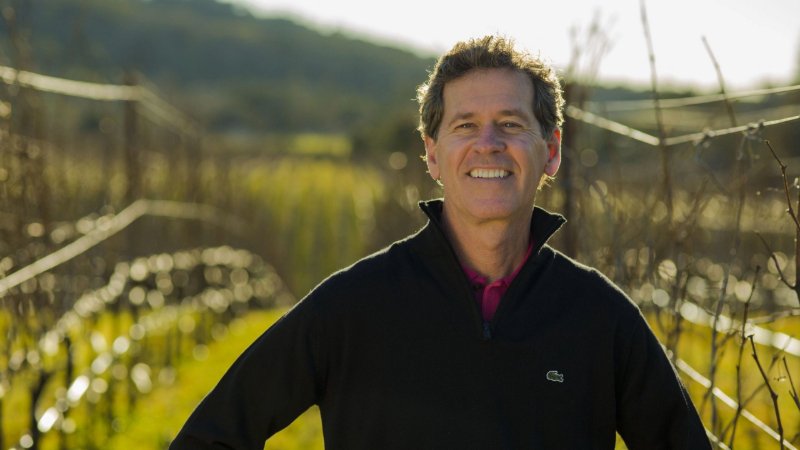 Paul Hobbs, Steve Jobs del vino, malbec, Malbec argentino, Viña Cobos, Andrea Marchiori, Luis Barraud, viticultura argentina, enólogo estadounidense, vinos de clase mundial, Luján de Cuyo, terroir de Mendoza, calidad vinícola, innovación enológica, vitivinicultura sostenible, Catena Zapata, Opus One, Louis Vuitton Moët Hennessy, Valle de Uco, Patagonia, vinos de Argentina.
