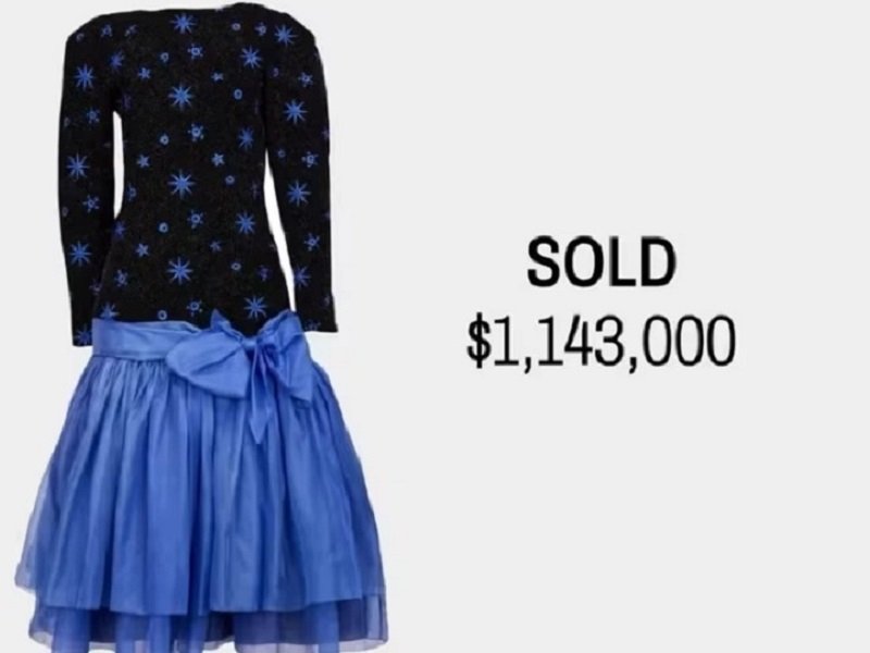 Vestido de Lady Di, Subasta de vestidos, Princesa Diana, Julien's Auctions, Récord de subasta, Moda vintage, Hollywood Legends, The Crown, Temporada 6 de The Crown, Muerte de Lady Di, Accidente automovilístico, Paparazzi y celebridades, Impacto de la serie, Isabel II y Diana de Gales, Ficción basada en hechos reales, Tragedia real, Revolución en Netflix, Espíritu de Lady Di, Princesa del pueblo, Leyes sobre paparazzi.