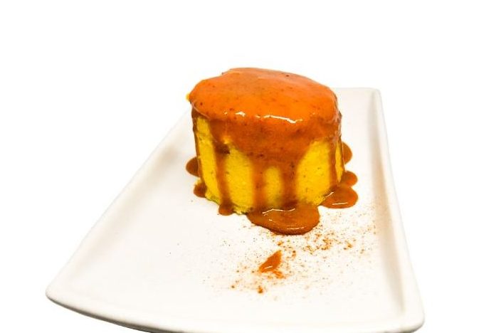 Angelopolitano, chiles en nogada, comida poblana, gastronomía mexicana, tradición culinaria, chef Gerardo Quezadas, cocina tradicional, colonia Roma Norte, recetas familiares, temporada de chiles en nogada, El Grito de Independencia, moles artesanales, tacos árabes, cocina poblana en CDMX, sabores auténticos, maridaje con vino, Casa Madero V rosado, chalupas de pato, postres mexicanos, historia familiar