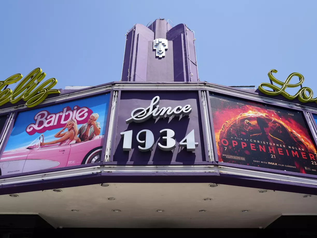 Películas de superhéroes en declive, Cambio de tendencia en Hollywood, Éxito de Barbie en taquilla, Marvel enfrenta desafíos, Crisis en el Universo Cinematográfico de Marvel, Hollywood y la adaptación al cambio, Tendencias del cine en 2023, Análisis del mercado cinematográfico, Futuro de Marvel y DC Studios, Impacto de las huelgas en el cine, Proyecciones para el 2024 en la industria del cine, Recuperación de la industria cinematográfica post-pandemia, Experiencia en cines y su importancia, Éxitos impredecibles en la taquilla, Estrategias de losa estudios de cine en crisis, Taquilla de películas en 2023, Nuevos enfoques en la creación cinematográfica, Retos de Hollywood en la era actual, Audiencia y preferencias de entretenimiento, Evolución del mercado de películas en los últimos años.