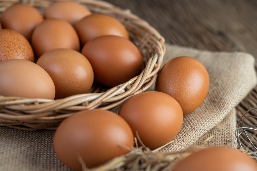 HUEVOS