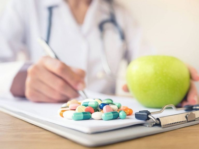 Seguros médicos, denegación cobertura, GLP-1, planes salud empleadores, medicamentos adelgazantes, Medicare, costos fármacos pérdida peso, encuesta beneficios empleados 2023, obstáculos terapias, medicamentos alternativos, efectos secundarios, restricciones cobertura, negación medicamentos GLP-1, Wegovy, reducción riesgo cardiovascular, adelgazamiento, análisis beneficios pérdida peso, ahorros Medicare, políticas salud