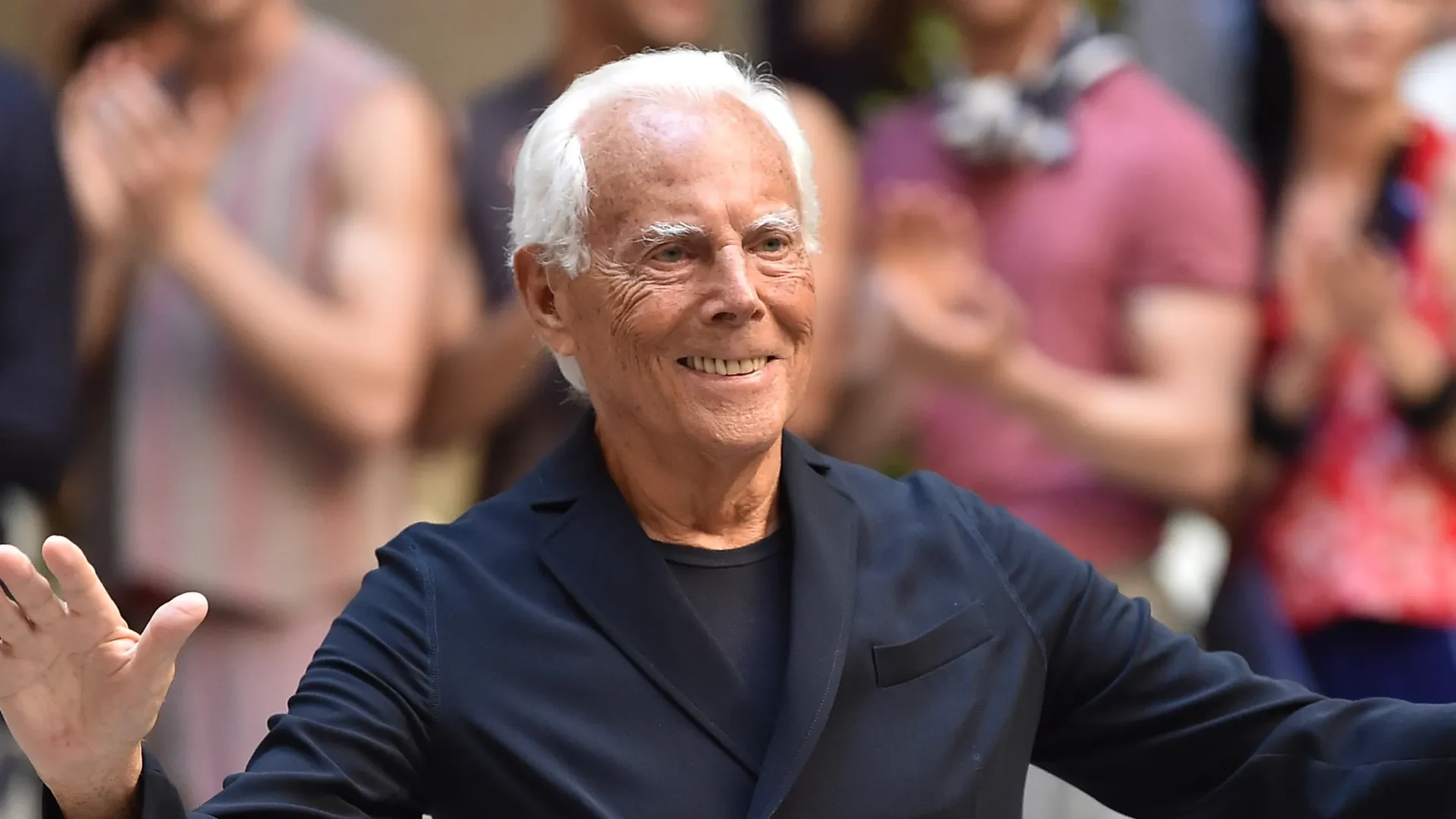 Retiro, Jubilación, GiorgioArmani, WarrenBuffett, CarlosSlim, Decisión, Obligación, Motivaciones, Legado, ContribuciónSocial, ParadigmasSociales, Identidad, PropósitoDeVida, ExpectativaDeVida, FlexibilidadLaboral, ActividadFísica, ActividadMental, SatisfacciónPersonal, Desafíos, Planificación