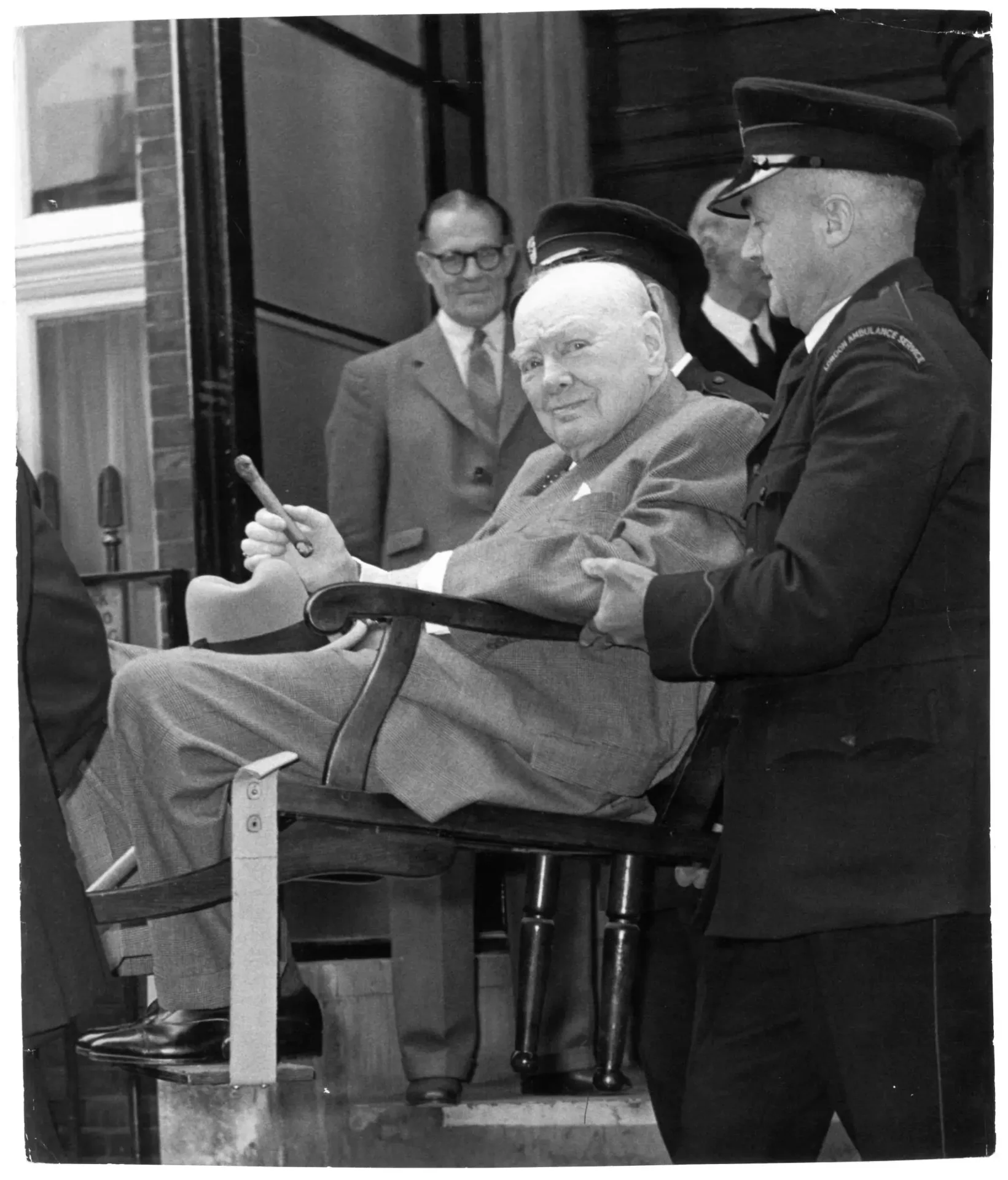Churchill, líder británico, Segunda Guerra Mundial, Guerra Fría, Reina Isabel II, Primer Ministro, gourmand, buenos vinos, puros cubanos, Churchill: Walking with Destiny, War Rooms, International Churchill Society, pintor, soldado, ensayista, historiador, biógrafo, albañil, orador, corresponsal de guerra, aventurero, patriota, soñador, pragmático, estratega, monárquico, demócrata, egocéntrico, hedonista, romántico, coleccionista de mariposas, amante de los animales, editor de periódicos, espía, humorista, piloto, jinete, novelista, llorón, winston churchill