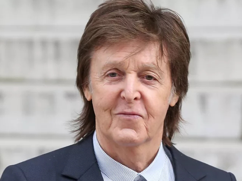Paul McCartney, Los Beatles, Wings, música popular, legado musical, compositor, rock and roll, Sir Paul McCartney, Liverpool, historia de la música, activismo, derechos de los animales, vegetarianismo, PETA, Greenpeace, tributo a Linda McCartney, "Yesterday", "Blackbird Singing", influencia musical, álbumes clásicos, "Band on the Run", innovación musical, "Egypt Station"