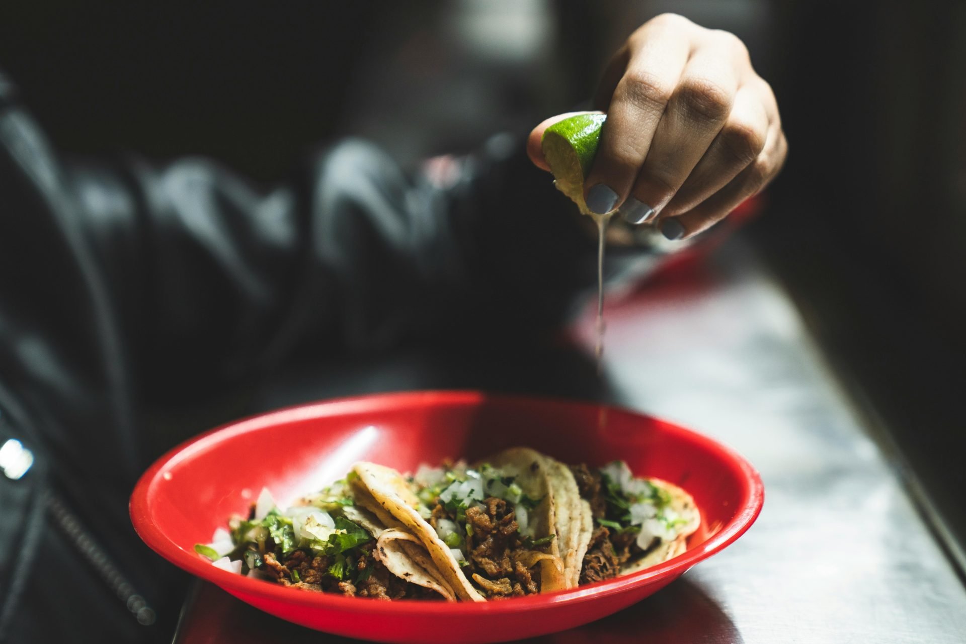 cocina mexicana, gastronomía, comida, Estados Unidos, fenómeno global, sabores, influencia hispana, comunidad latina, tendencias culinarias, restaurantes, comida rápida, cultura, mercado, marcas, fusiones culinarias, tradiciones, diversidad, adaptación, hábitos alimenticios