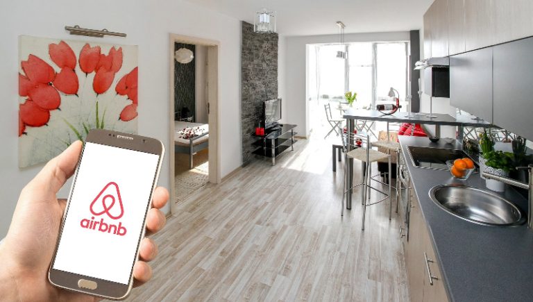 Airbnb en México, viaje de éxito, hospitalidad, hoteles tradicionales, experiencias, Airbnb, modelo de negocio exitoso, Ciudad de México, Latinoamérica, plataforma, anfitriones, alojamientos, economía colaborativa, diversidad, Tukan Powering Data, Search Logistics, usuarios, mercado de alquiler vacacional, colonias, Latinoamérica para Airbnb.