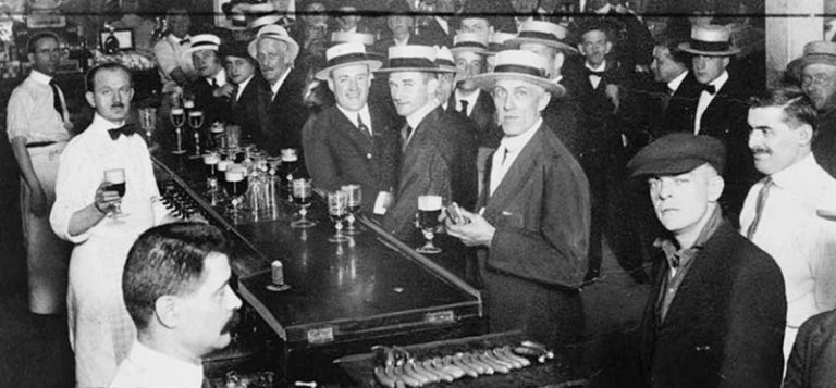 Prohibición, Historia, Estados Unidos, Ley Seca, Contrabando, Curiosidad Humana, Movimiento por la Templanza, Alcohol, Moonshine, Historias del Crimen, Al Capone, Gánsteres, Economía Paralela, Emoción del Riesgo, Impacto Social, Legislación, Naturaleza Humana, Sociología, Estados Unidos en el Siglo XX, Eddy Warman, Eddy Warman TV, Eddy Warman de Noche, Eddy Warman Noticias,