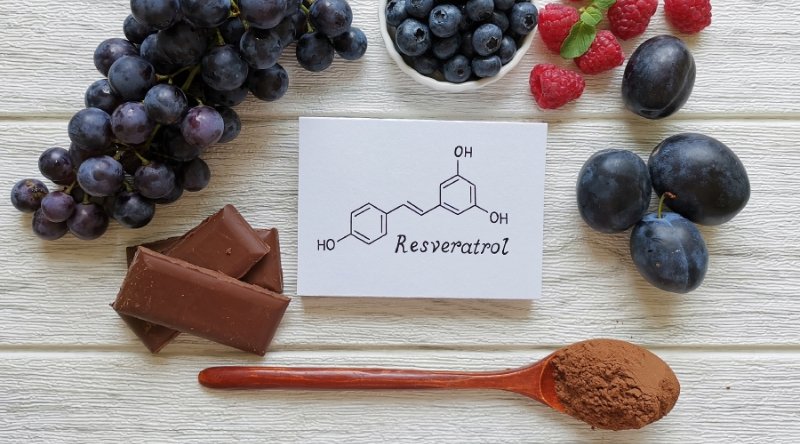 Resveratrol, compuesto natural, antioxidantes, propiedades, uvas, vino tinto, desafíos, solubilidad, oxidación celular, contradicciones, polifenoles, bacterias, virus, hongos, parásitos, cáncer, antiinflamatorio, cardioprotector, vasorrelajante, neuroprotector, industria farmacéutica, solubilidad, biodisponibilidad, efectos adversos, formulación, fabricación, antioxidante, prooxidante, células, enzimas, especies reactivas de oxígeno (ROS), estrés oxidativo, pH, actividad oxidativa, dosis recomendada, seguridad, efectividad, alimentos, dosis, apoptosis, reproducción celular, tumores, equilibrio, decisiones informadas, eddy warman, eddy warman tv,