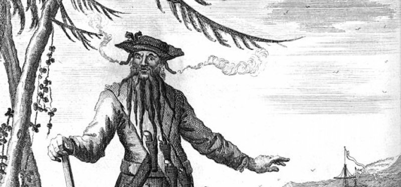 barco pirata, vida en altamar, enfermedades de piratas, tripulación pirata, alimentación en barcos, escorbuto, disentería, tifus, malaria, viruela, sífilis, condiciones sanitarias en barcos, higiene a bordo, provisiones en travesías, tratamiento de enfermedades, historia de piratas, aventuras en altamar, medicina naval, vida marítima, supervivencia en el mar