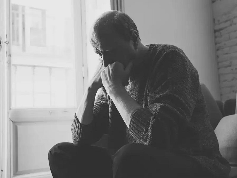 Soledad y salud cardiovascular, Riesgo de muerte por enfermedades cardiovasculares, Impacto de la soledad en la salud, Conexiones sociales y bienestar, Estudio sobre la soledad y la mortalidad, Efectos de vivir solo en la salud, Aislamiento social y riesgo de muerte, Interacciones sociales y enfermedades cardiovasculares, Importancia de la conexión social, Soledad y salud emocional, Riesgo de muerte por aislamiento, Factores de riesgo cardiovascular, Consecuencias de la falta de interacciones sociales, Impacto de la soledad en diferentes edades, Salud mental y aislamiento social, Afectos negativos de la soledad, Estrategias para combatir la soledad, Bienestar emocional y relaciones sociales, Conexiones sociales y enfermedades crónicas, Intervenciones contra la soledad y el aislamiento