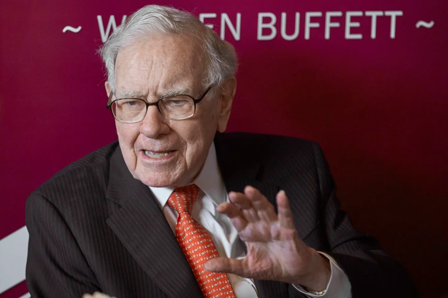 Retiro, Jubilación, GiorgioArmani, WarrenBuffett, CarlosSlim, Decisión, Obligación, Motivaciones, Legado, ContribuciónSocial, ParadigmasSociales, Identidad, PropósitoDeVida, ExpectativaDeVida, FlexibilidadLaboral, ActividadFísica, ActividadMental, SatisfacciónPersonal, Desafíos, Planificación